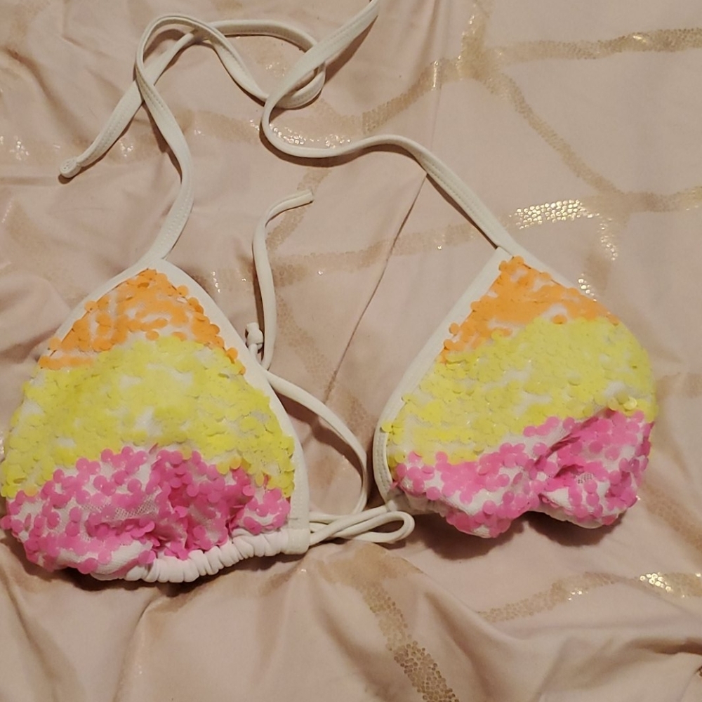 Bikini top